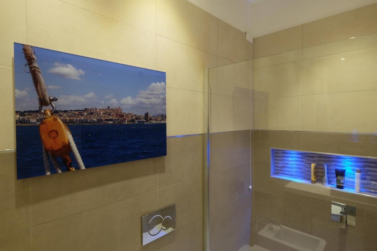 הוילה Spacious House In The Heart Of Cagliari With Terrace מראה חיצוני תמונה