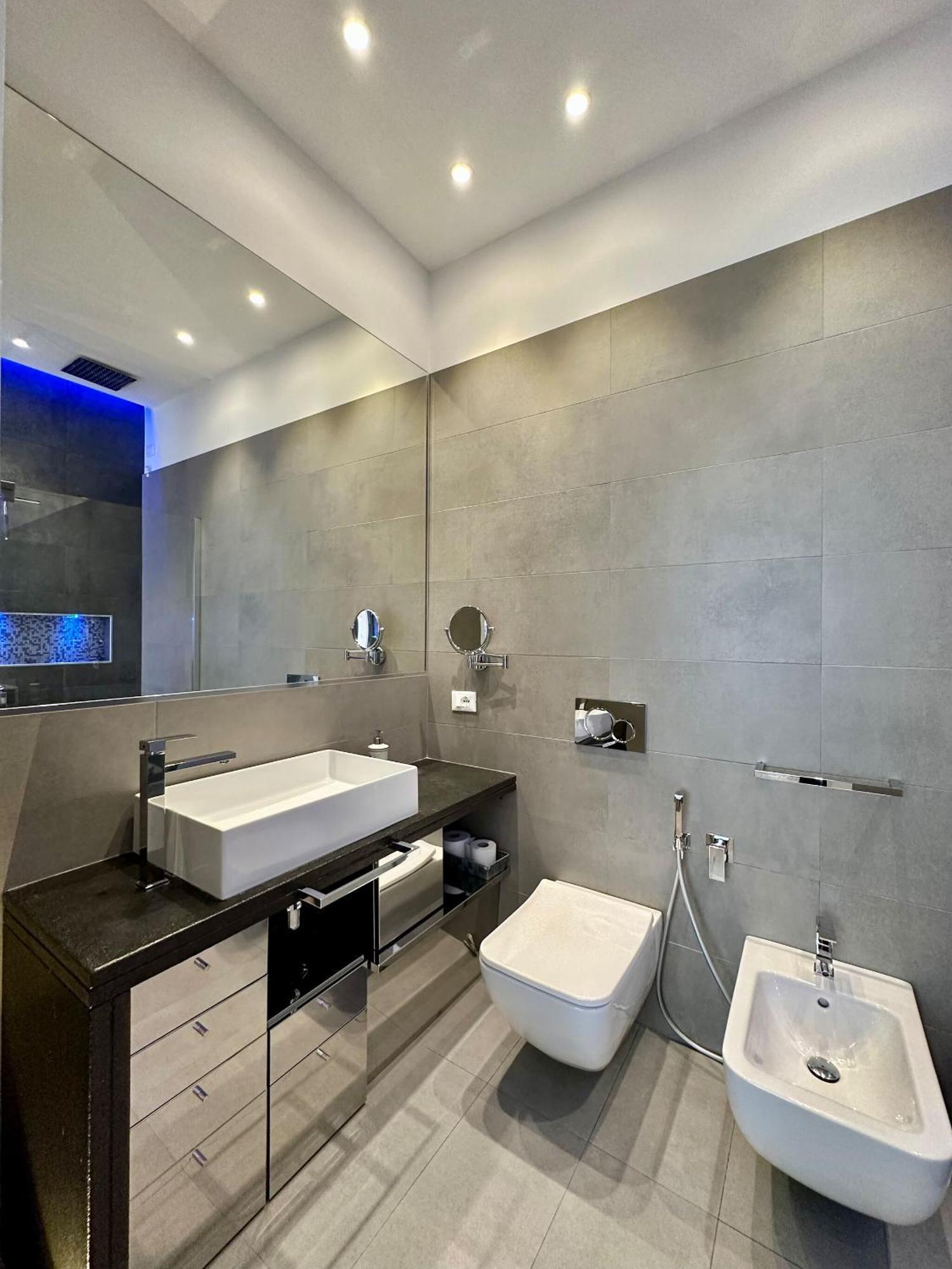 הוילה Spacious House In The Heart Of Cagliari With Terrace מראה חיצוני תמונה